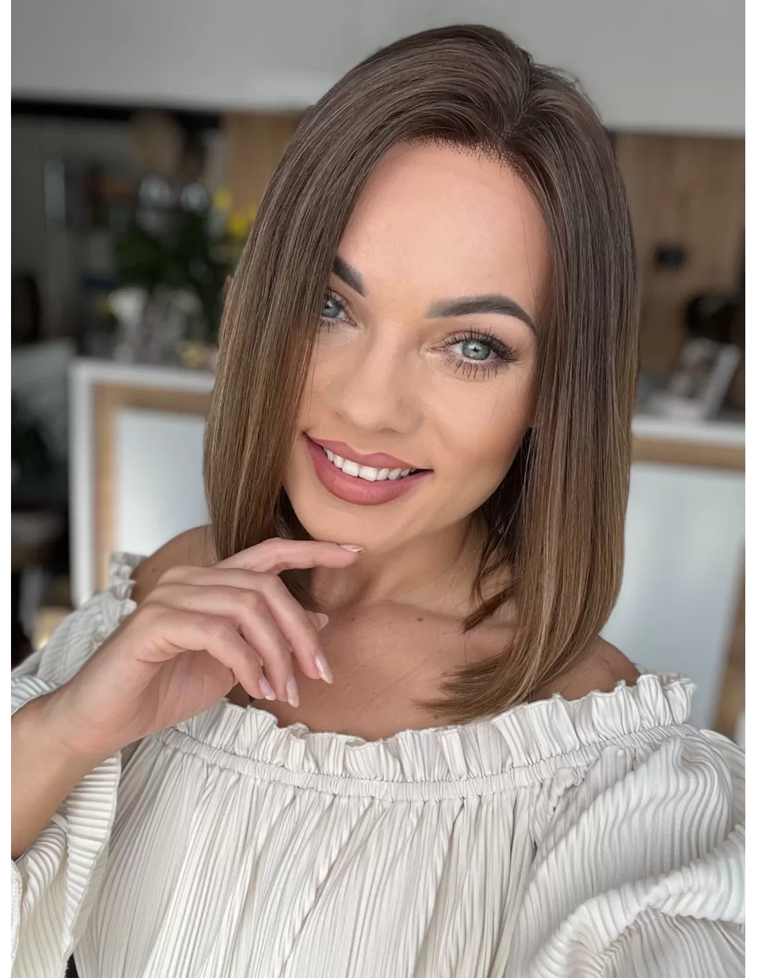 Włosy do ramion z grzywką